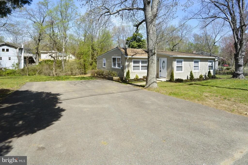 Photo of 2808 GLEN ISLE ROAD
