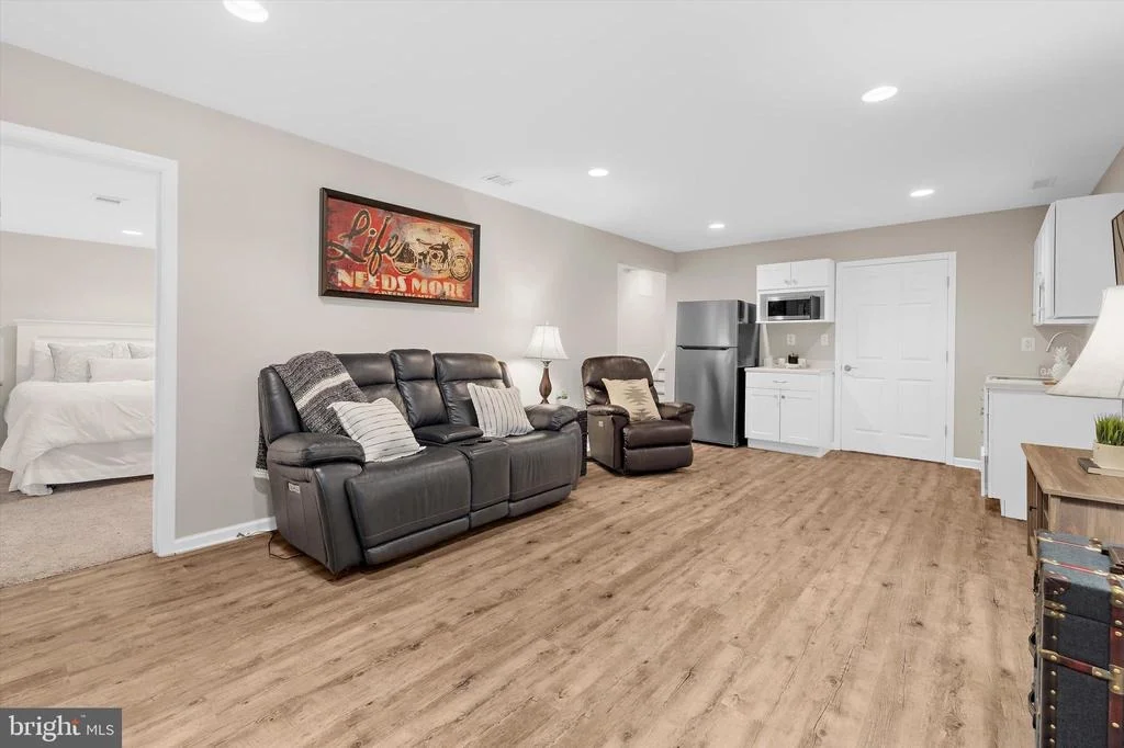 Photo of 527 BAY HILLS DRIVE