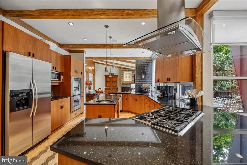 Photo of 1212 WOODSIDE PARKWAY