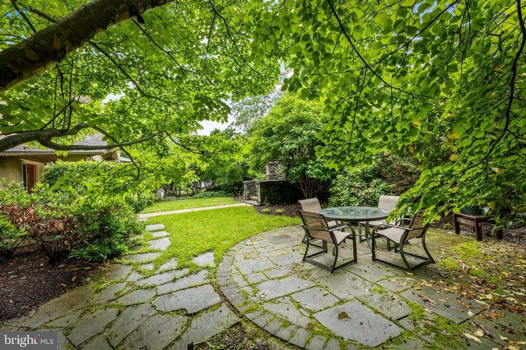 Photo of 222 LONGWOOD ROAD