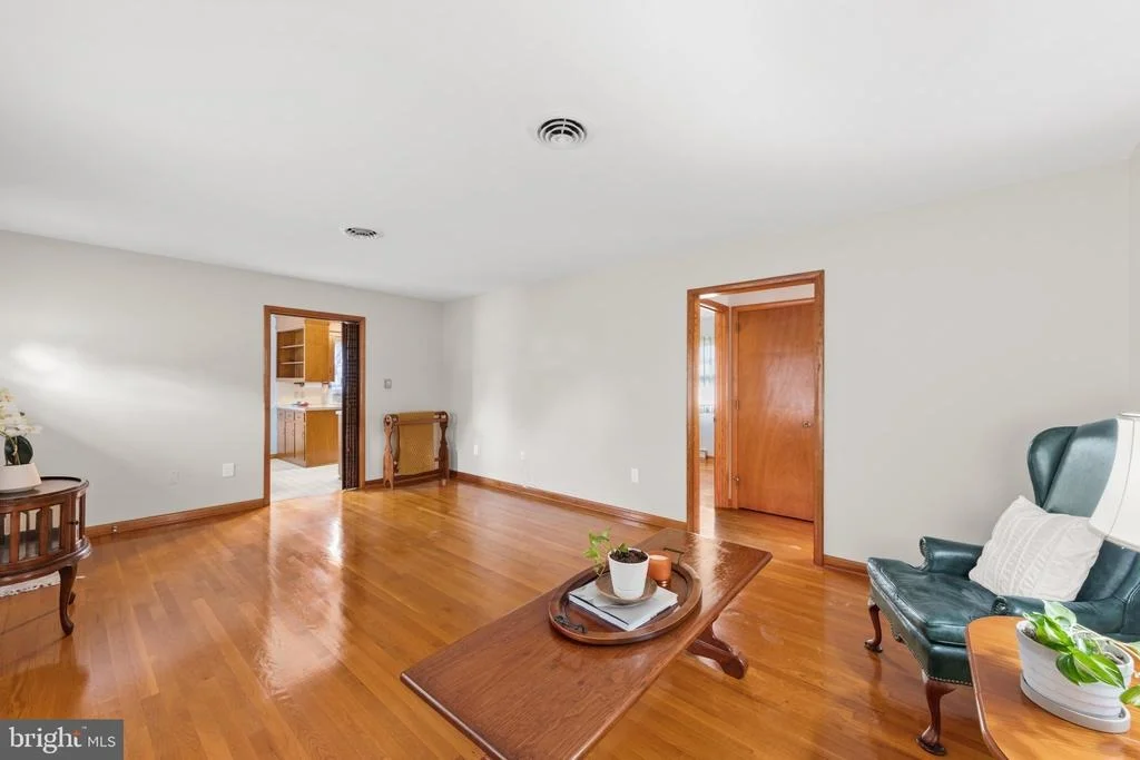 Photo of 325 CALVIN DRIVE