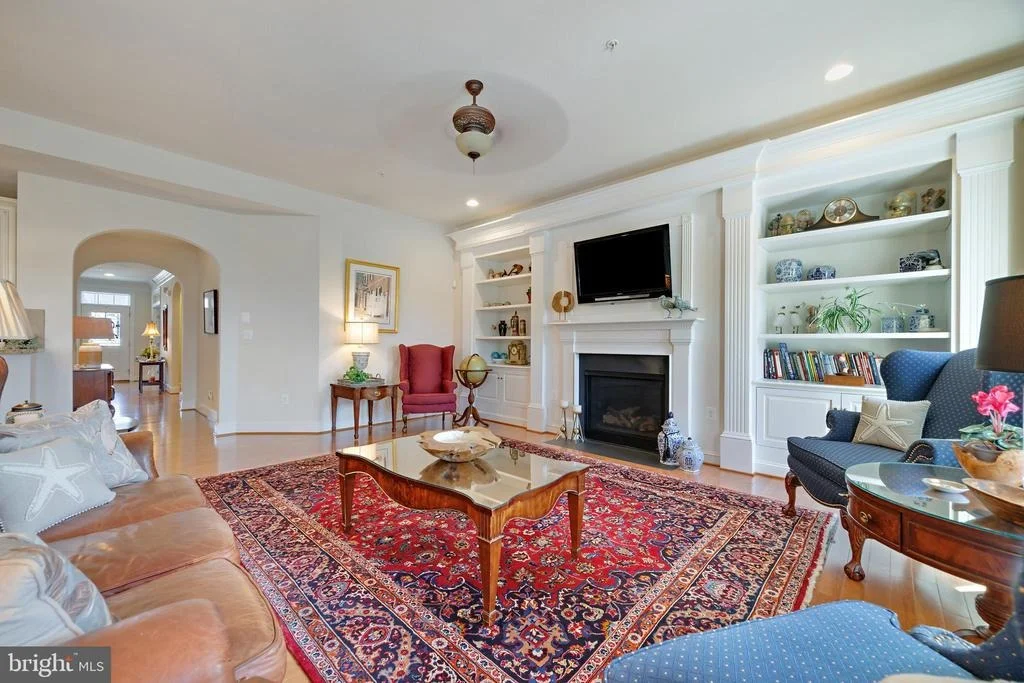Photo of 2926 LEVEE DRIVE