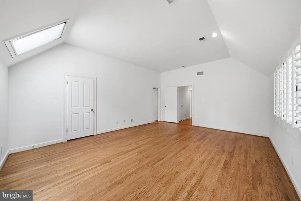 Photo of 9801 BENTCROSS DRIVE