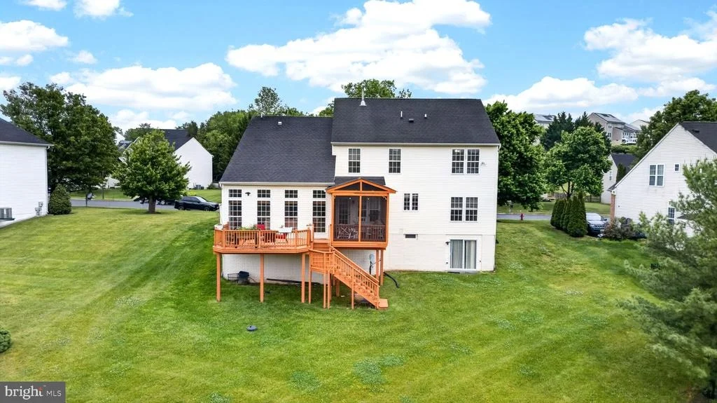 Photo of 8 N POINTE TERRACE