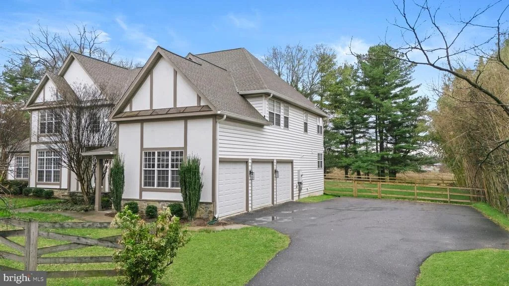 Photo of 14209 SENECA ROAD