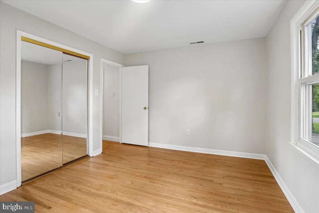 Photo of 833 MEADOW ROAD