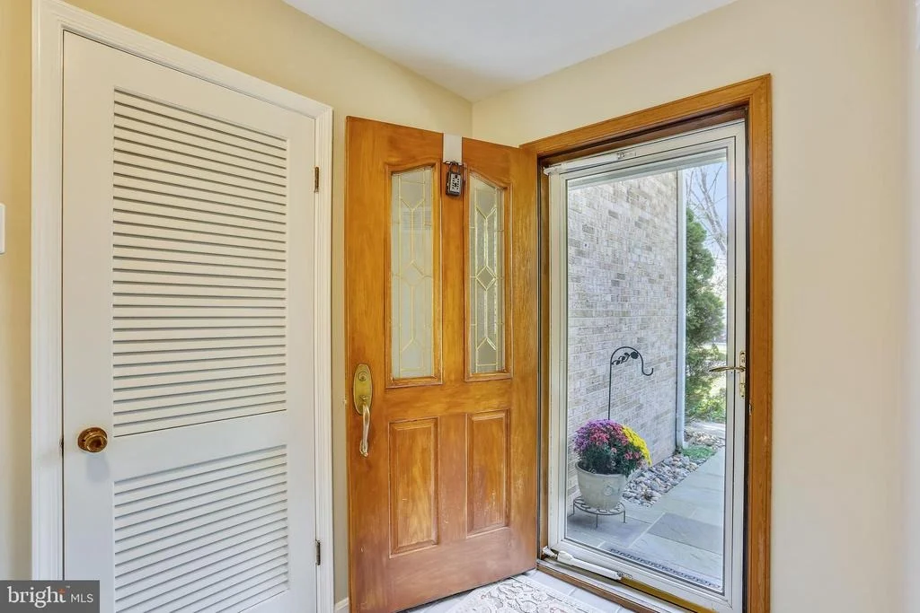 Photo of 19005 PLUMMER DRIVE