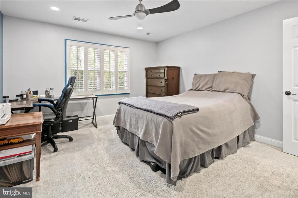 Photo of 9426 MOUNT VERNON CIRCLE
