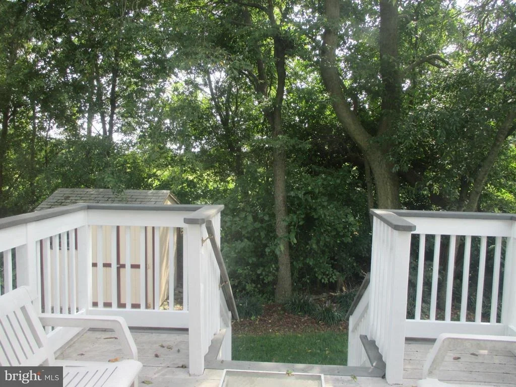 Photo of 425 NAVAHO DRIVE