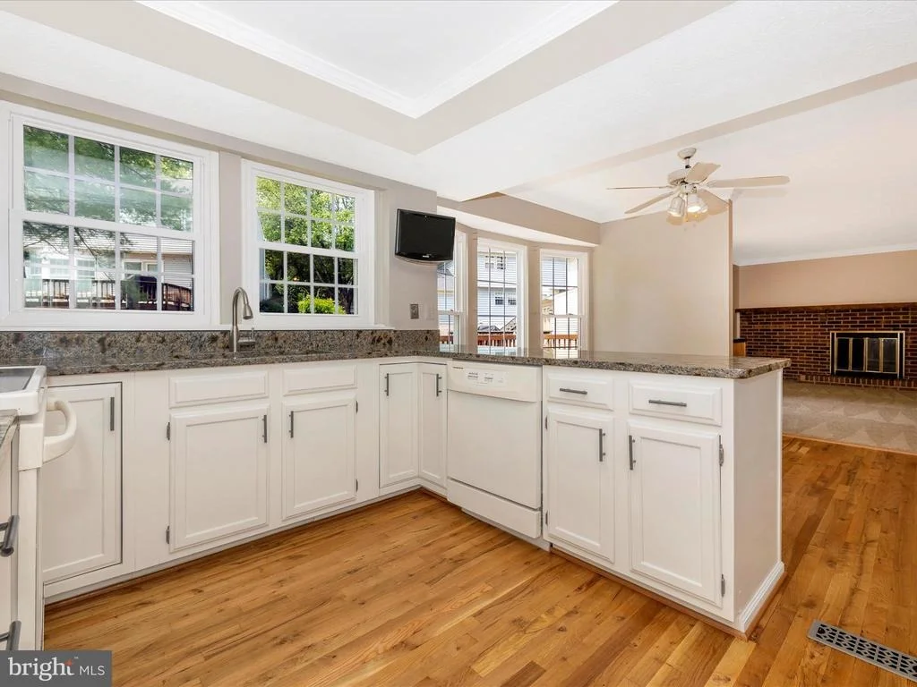 Photo of 112 BOOKHAM LANE