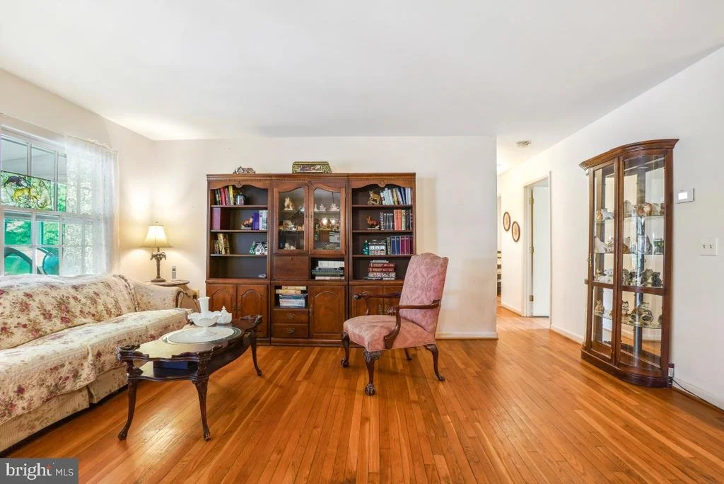Photo of 17916 MUNCASTER ROAD