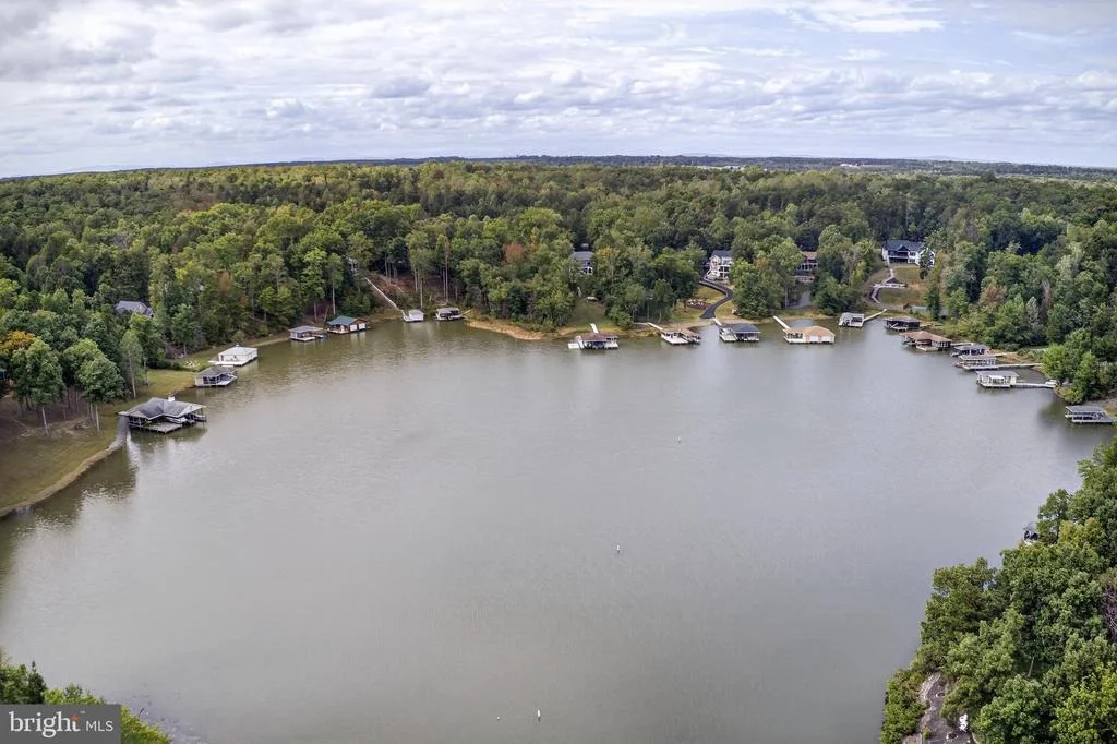 Photo of 721 PINE HARBOUR DRIVE