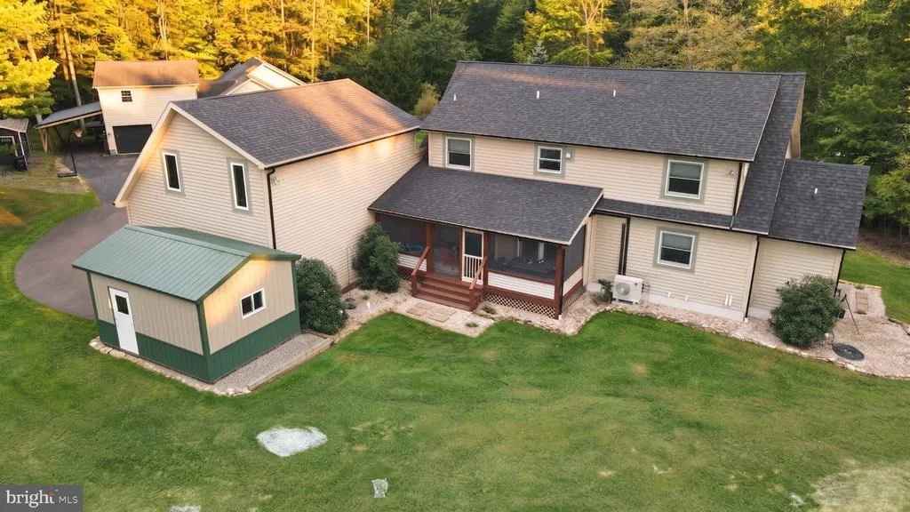 Photo of 607 PIN OAK CIRCLE