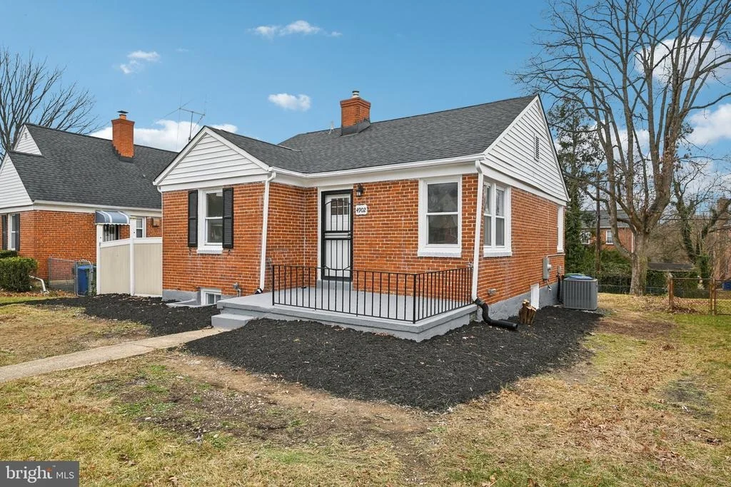 Photo of 4902 GILRAY DRIVE