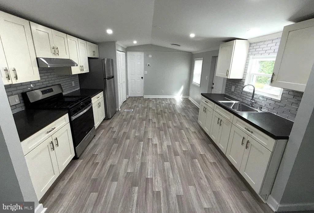 Photo of 481 KEITH ROAD