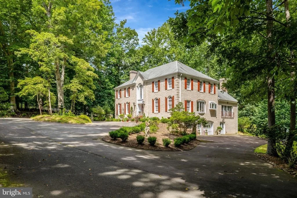 Photo of 9185 OLD DOMINION DRIVE