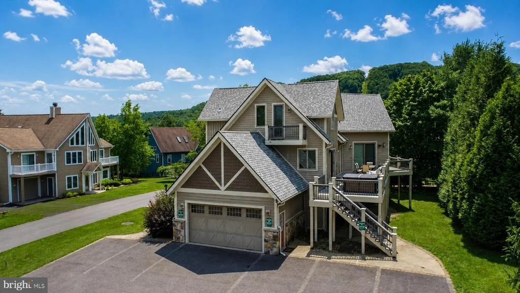 Photo of 250 LAKE POINTE DRIVE