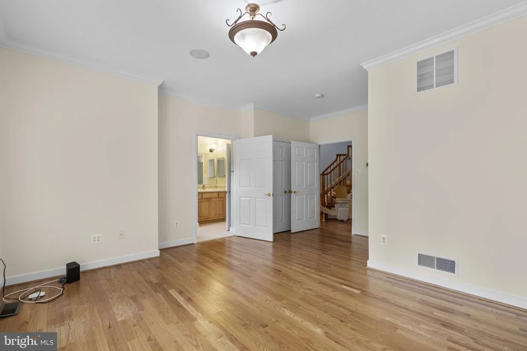 Photo of 11210 SHADOWMERE MEWS