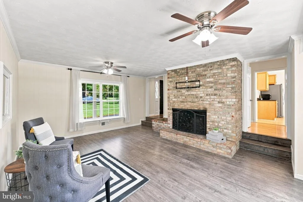 Photo of 2400 E GATE DRIVE