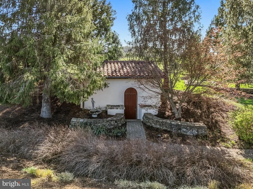 Photo of 2547 HALFWAY ROAD