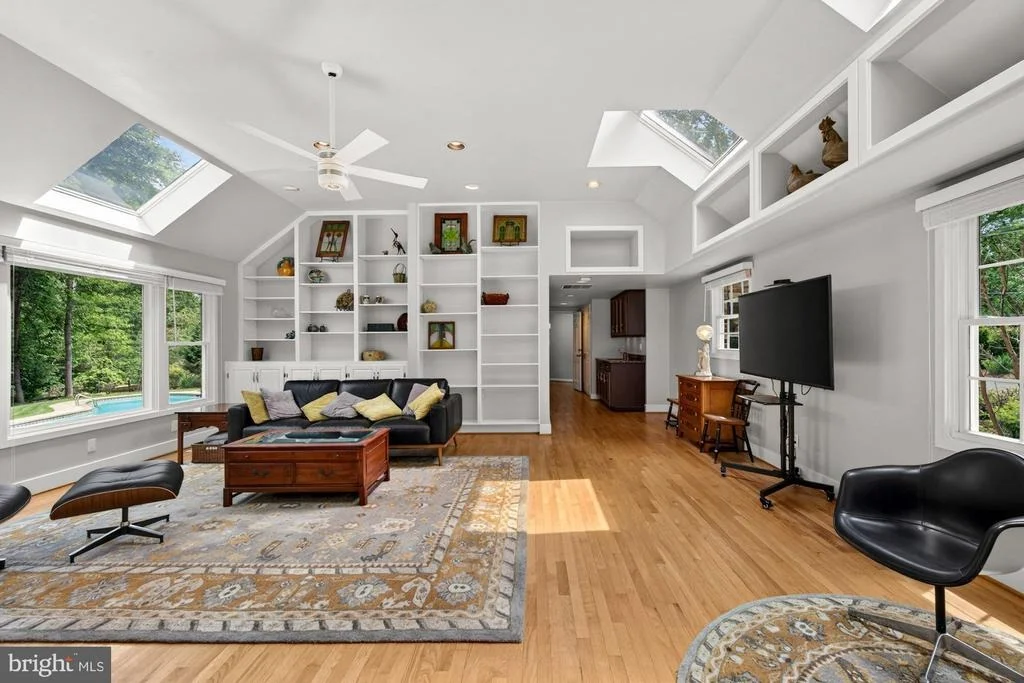 Photo of 11416 VALE ROAD