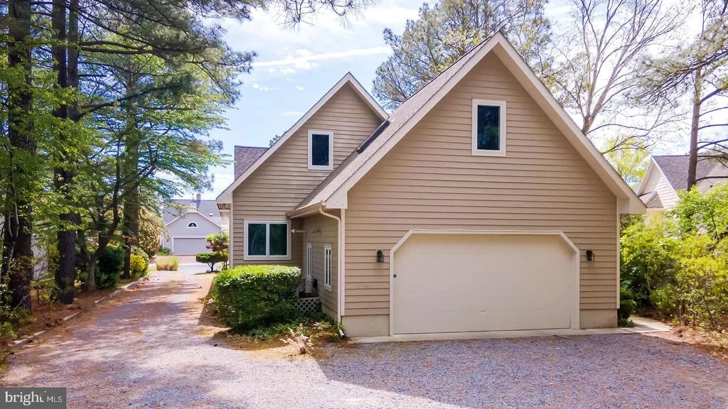 Photo of 208 POND VIEW DRIVE