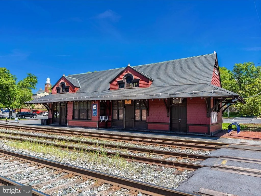 Photo of 1112 2ND AVENUE