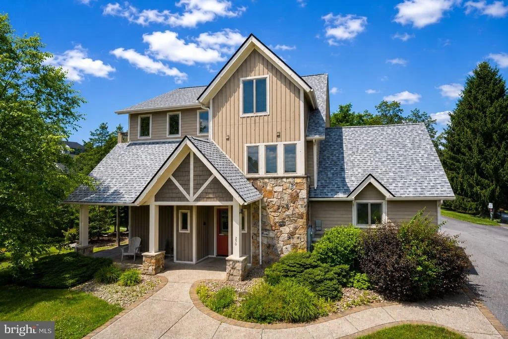 Photo of 250 LAKE POINTE DRIVE