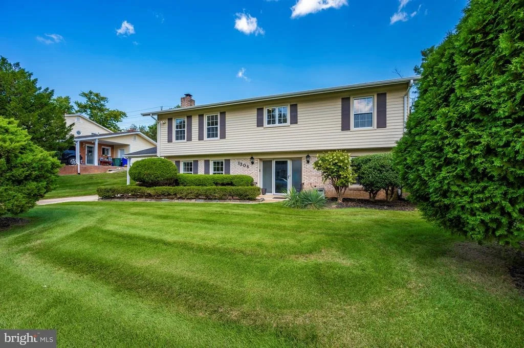 Photo of 1306 LEISTER DRIVE