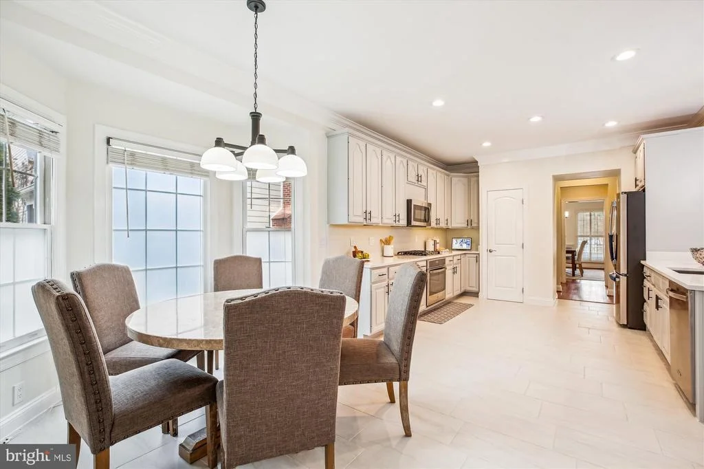 Photo of 302 TSCHIFFELY SQUARE ROAD