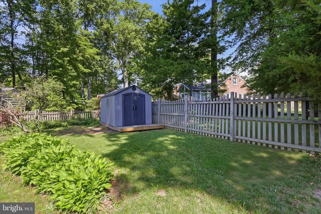 Photo of 8604 RIVERSIDE ROAD