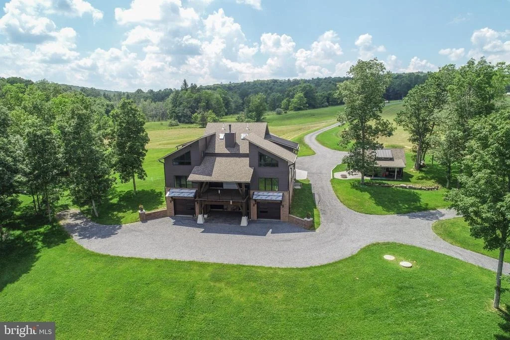 Photo of 415 NAZELROD ROAD