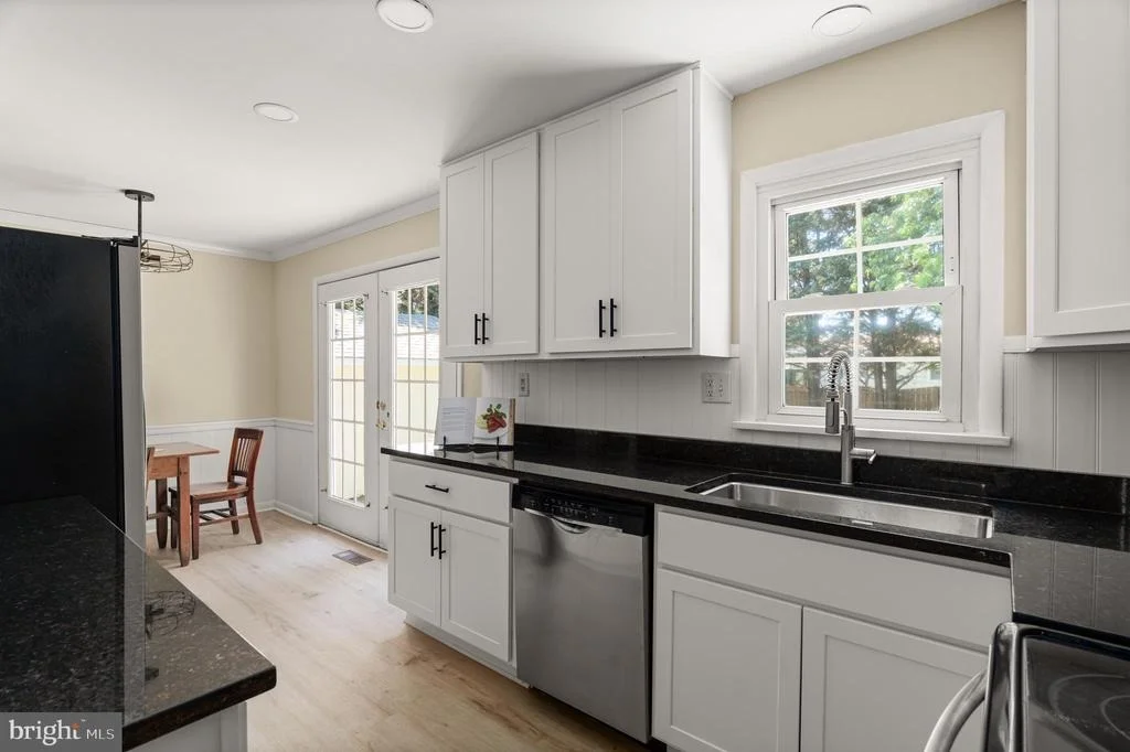Photo of 100 HUNTCREST CIRCLE