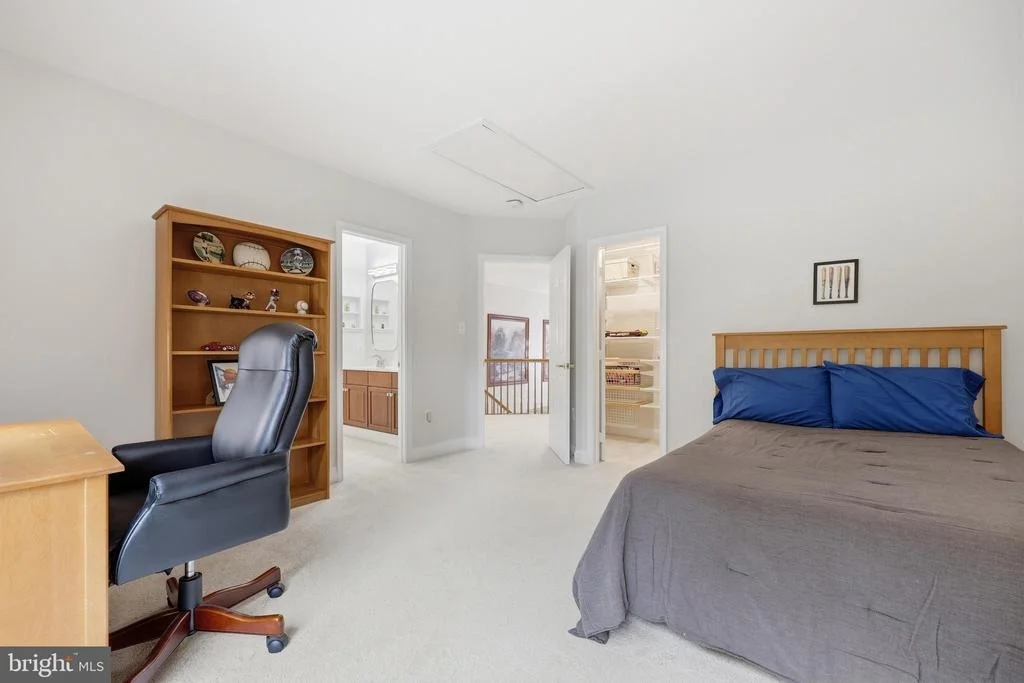 Photo of 5019 TOTHILL