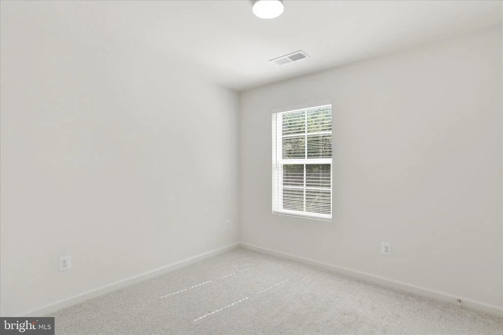Photo of 462 LUDGATE MANOR