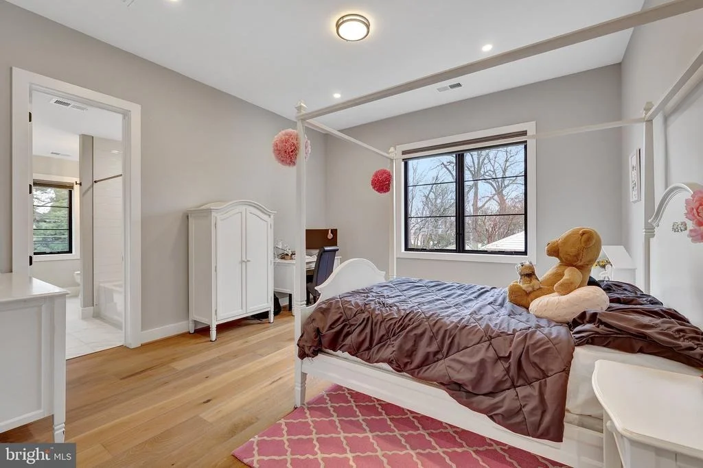 Photo of 1100 BALLS HILL ROAD