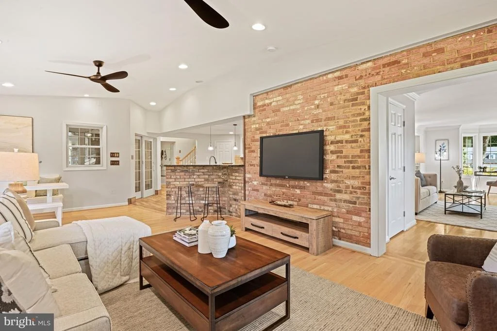 Photo of 7821 FALSTAFF ROAD