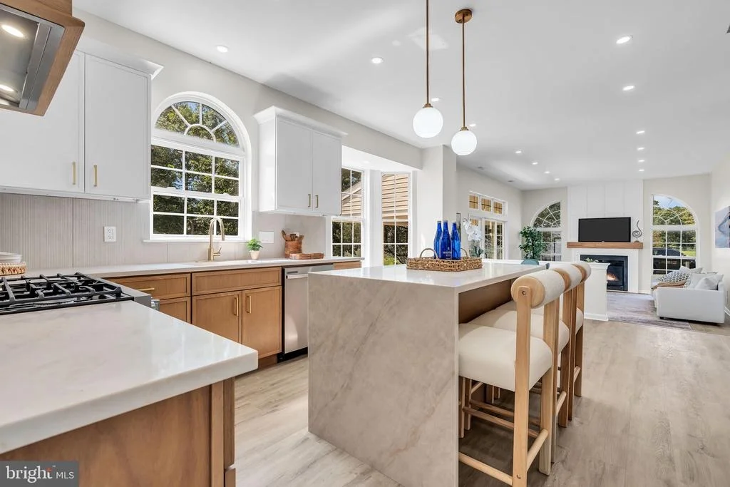 Photo of 1055 HUNTINGDON DRIVE