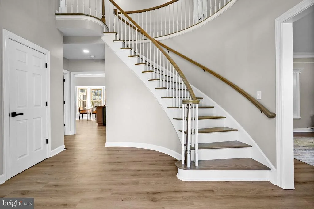 Photo of 9425 FLOWERDEN LANE