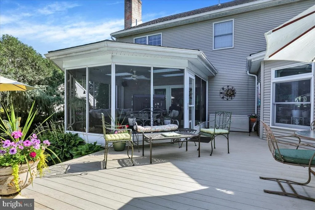 Photo of 225 LOGAN AVENUE
