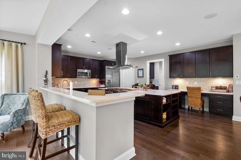 Photo of 17110 OLD VIC BOULEVARD
