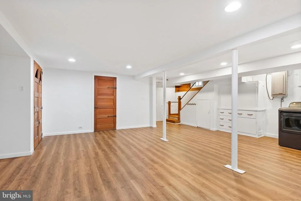 Photo of 4000 WHITE AVENUE