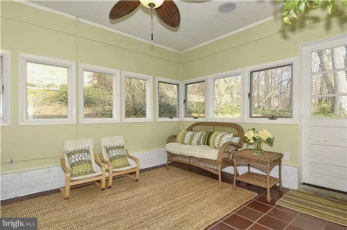 Photo of 1130 CAMERON ROAD