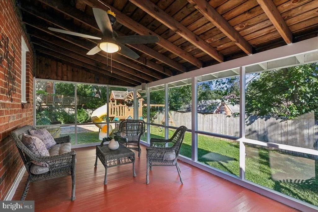 Photo of 1501 CREST ROAD