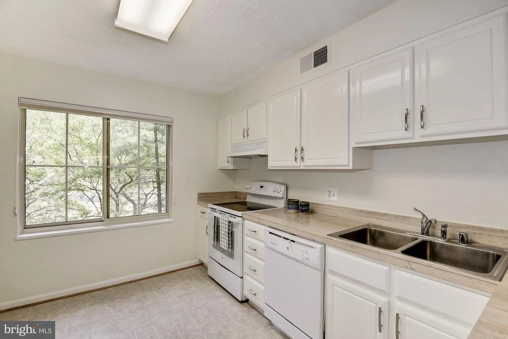 Photo of Unit 212 at 14801 PENNFIELD CIRCLE