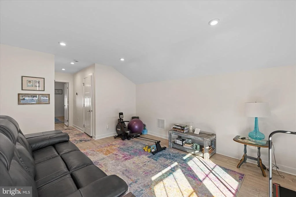 Photo of 37333 KESTREL WAY