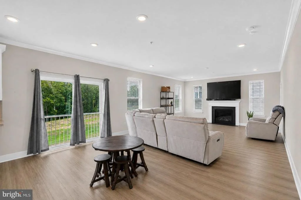 Photo of 4294 SHAKESPEARE CIRCLE