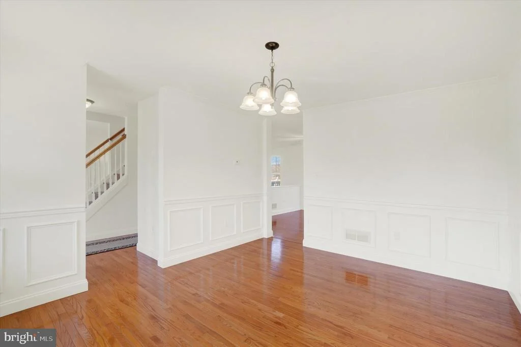 Photo of 3014 BITTERNUT BOULEVARD