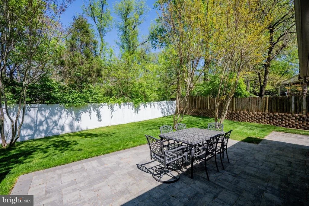 Photo of 6 STARLIGHT COURT