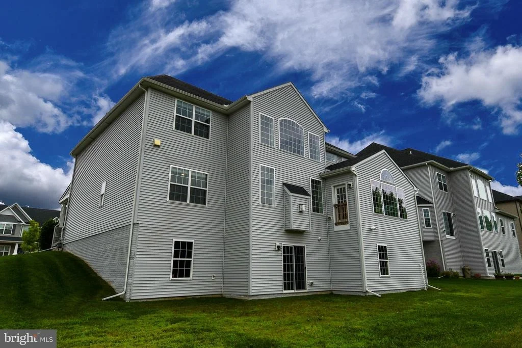 Photo of 2710 HILLFIELD DRIVE